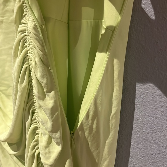 SELF-PORTRAIT
Off-the-shoulder ruched stretch-jersey midi dress - Picture 7 of 13